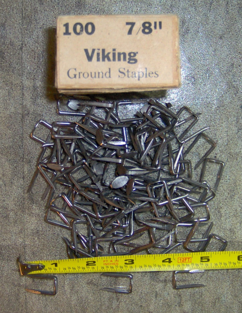Vintage 100 count 7/8″ Electric Ground Staples Viking