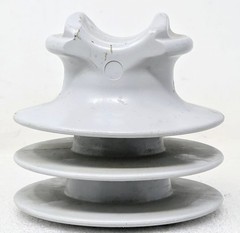 HW&C Corp HPI15 Tie Top Pin Polyethylene Insulator Saddle Topper