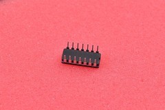 (2) Texas Instrumnts SN54HC14J Hex Inverter Schmitt-Trigger Inputs 2V-6V Supply