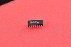 (2) Texas Instrumnts SN54HC14J Hex Inverter Schmitt-Trigger Inputs 2V-6V Supply