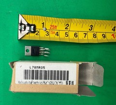 Lot of 5 Assorted ICs AN7805 L78MR05 STRF6653LF53 LA78041 JVC RE