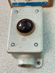 NEW Crouse Hinds MCC280-J1 Explosion Proof Pilot Light Red Glass Diamond Lens